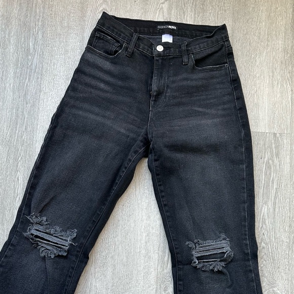 FASHION-NOVA - 2 Pack Jeans👖 - Picture 6 of 7